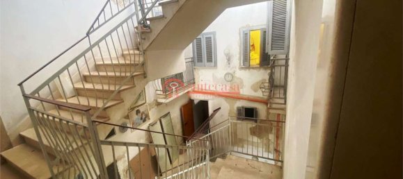 Apartamento de 5 habitaciónes en Trani, Italy No. 78800 9