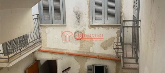 Apartamento de 5 habitaciónes en Trani, Italy No. 78800 8