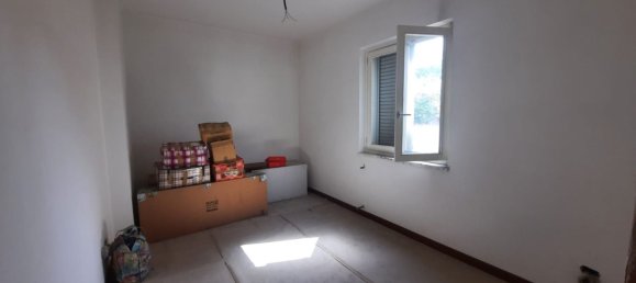 9 rooms House in Casal di Principe, Italy No. 33217 7
