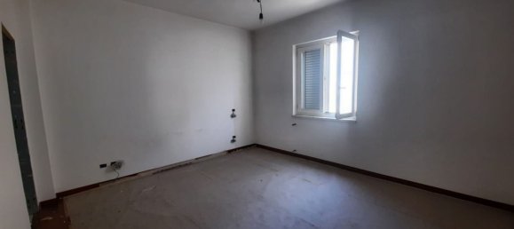 9 rooms House in Casal di Principe, Italy No. 33217 6