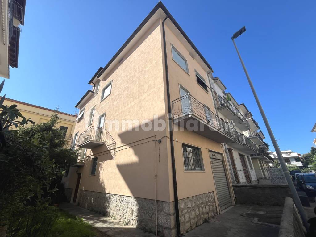 5غرفة بناية في Fondi, Italy رقم 263755