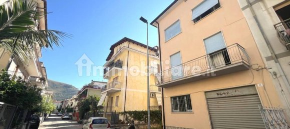 5غرفة بناية في Fondi, Italy رقم 263755 2