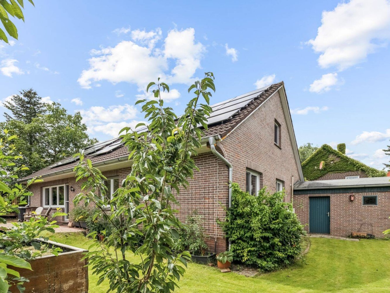 Дом с 4 комнатами в Leer, Германия № 263942