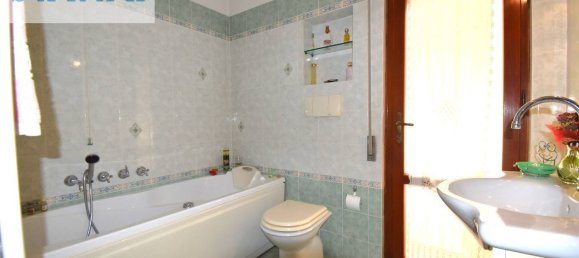 3-salle Maison à Viareggio, Italy No. 90483 26