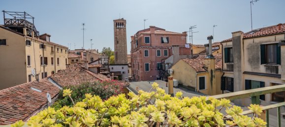 Apartamento de 2 dormitorios en Venice, Italy No. 298068 22