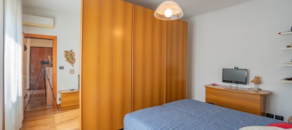 Apartamento de 2 dormitorios en Venice, Italy No. 298068 14