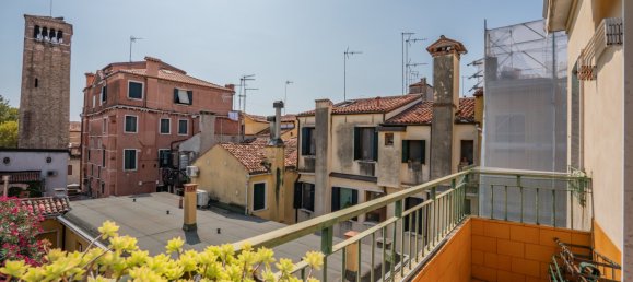 Apartamento de 2 dormitorios en Venice, Italy No. 298068 21