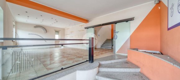 4100m² Warehouse in Rivoli, Italy No. 140985 9