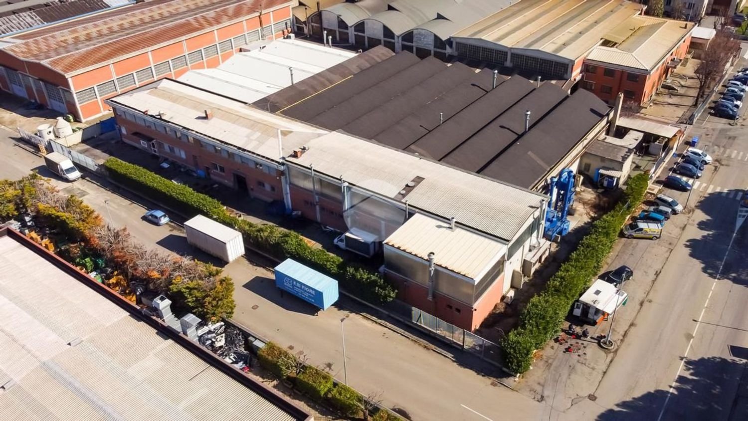 4100m² Warehouse in Rivoli, Italy No. 140985