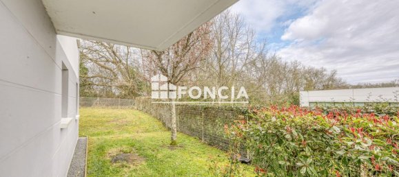 2 bedrooms Apartment in Cenon, France No. 343845 2