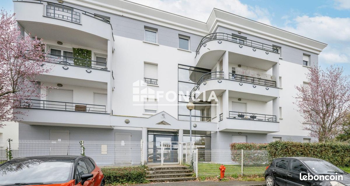 2 bedrooms Apartment in Cenon, France No. 343845