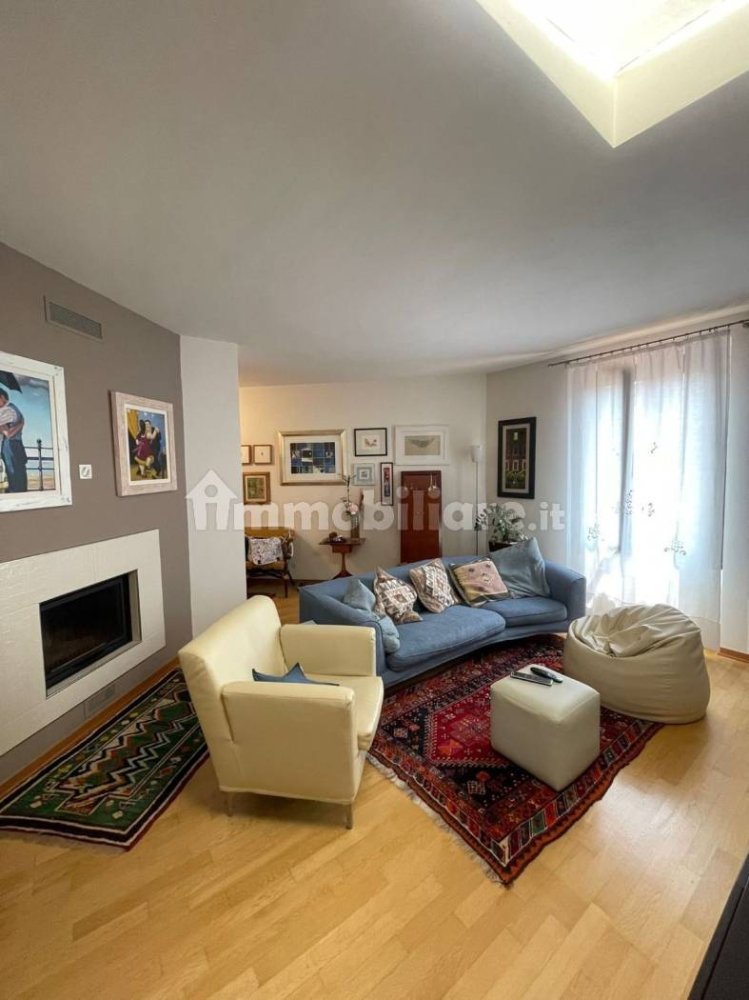 Apartamento T2 em Poggibonsi, Italy N.º 323810