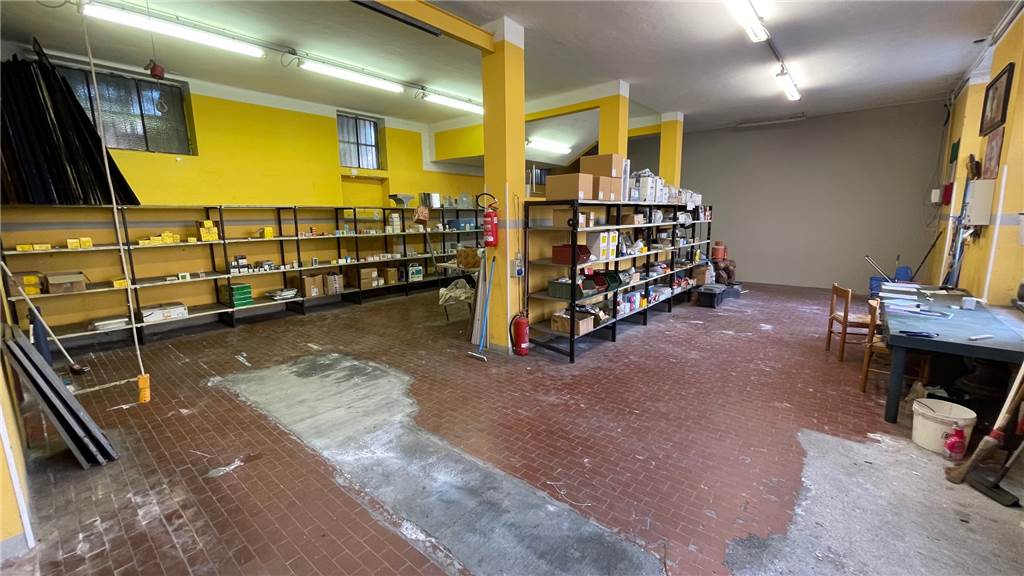 4 rooms Warehouse in Brescia, Italy No. 84795
