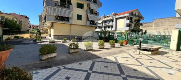 3 Schlafzimmer Wohnung in Giugliano in Campania, Italy, Nr. 358703 2