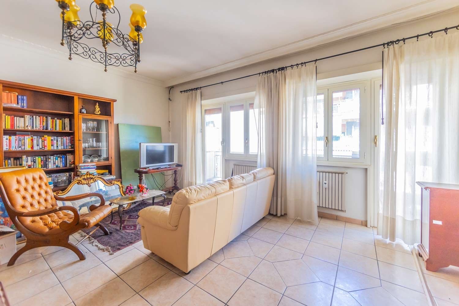 4 bedrooms Apartment in Rome, Italy No. 341100