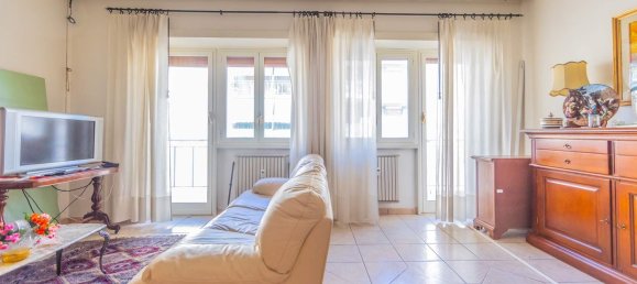 4 bedrooms Apartment in Rome, Italy No. 341100 2
