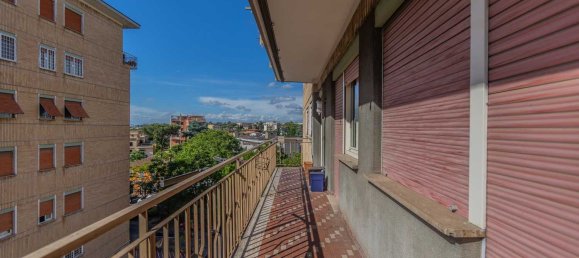 4 bedrooms Apartment in Rome, Italy No. 341100 9