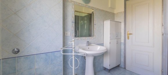 4 bedrooms Apartment in Rome, Italy No. 341100 18