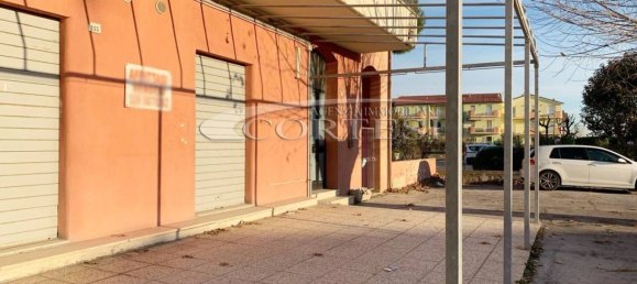 2 rooms Commercial property in Fano, Italy No. 178876 2