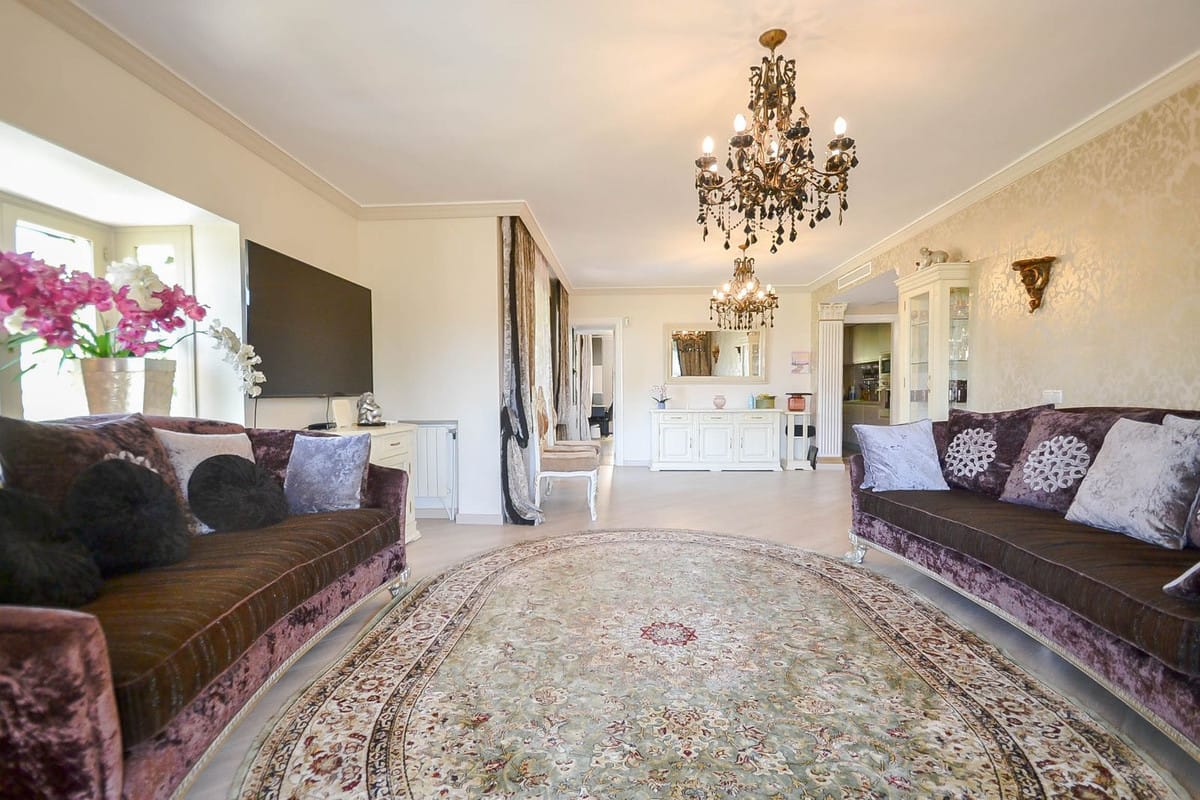 3 bedrooms Penthouse in Estepona, Spain No. 37165