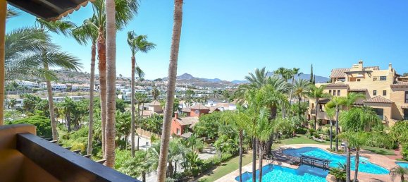 3 bedrooms Penthouse in Estepona, Spain No. 37165 3
