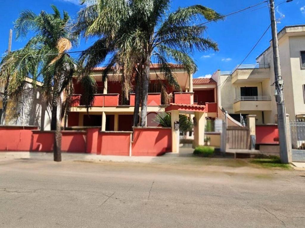 3 bedrooms House in Leverano, Italy No. 300016