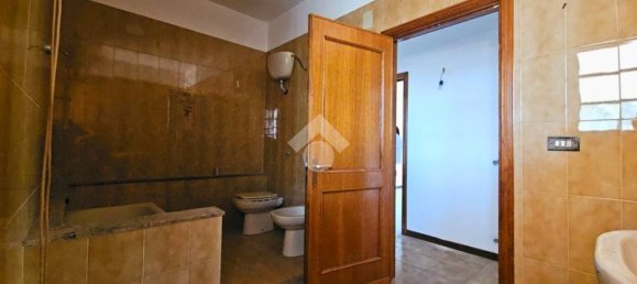 3 bedrooms House in Leverano, Italy No. 300016 2