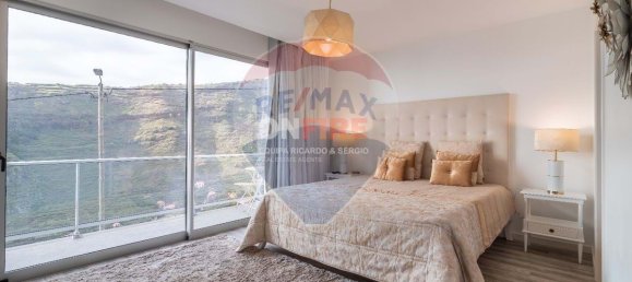 3 bedrooms Villa in Ribeira Brava, Portugal No. 27944 3