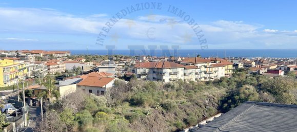 5 rooms Apartment in Catania, Italy No. 45628 9