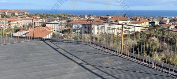 5 rooms Apartment in Catania, Italy No. 45628 5