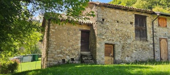 3 bedrooms House in Esino Lario, Italy No. 269499 7