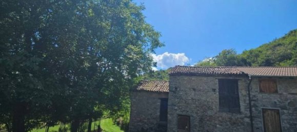 3 bedrooms House in Esino Lario, Italy No. 269499 10