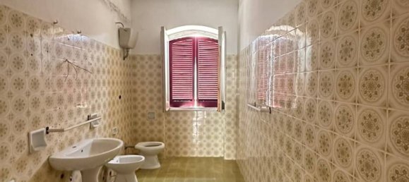 Вилла с 4 комнатами в Кастель Вольтурно, Италия № 33219 22