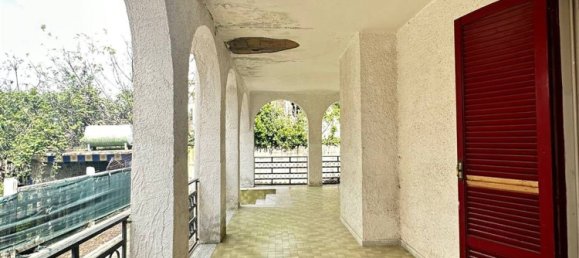 Вилла с 4 комнатами в Кастель Вольтурно, Италия № 33219 9