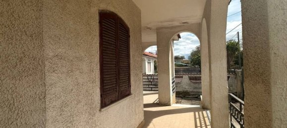 Вилла с 4 комнатами в Кастель Вольтурно, Италия № 33219 11