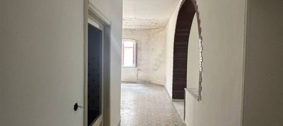 Вилла с 4 комнатами в Кастель Вольтурно, Италия № 33219 20