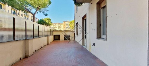 6غرفة شقة في Florence, Italy رقم 140015 16