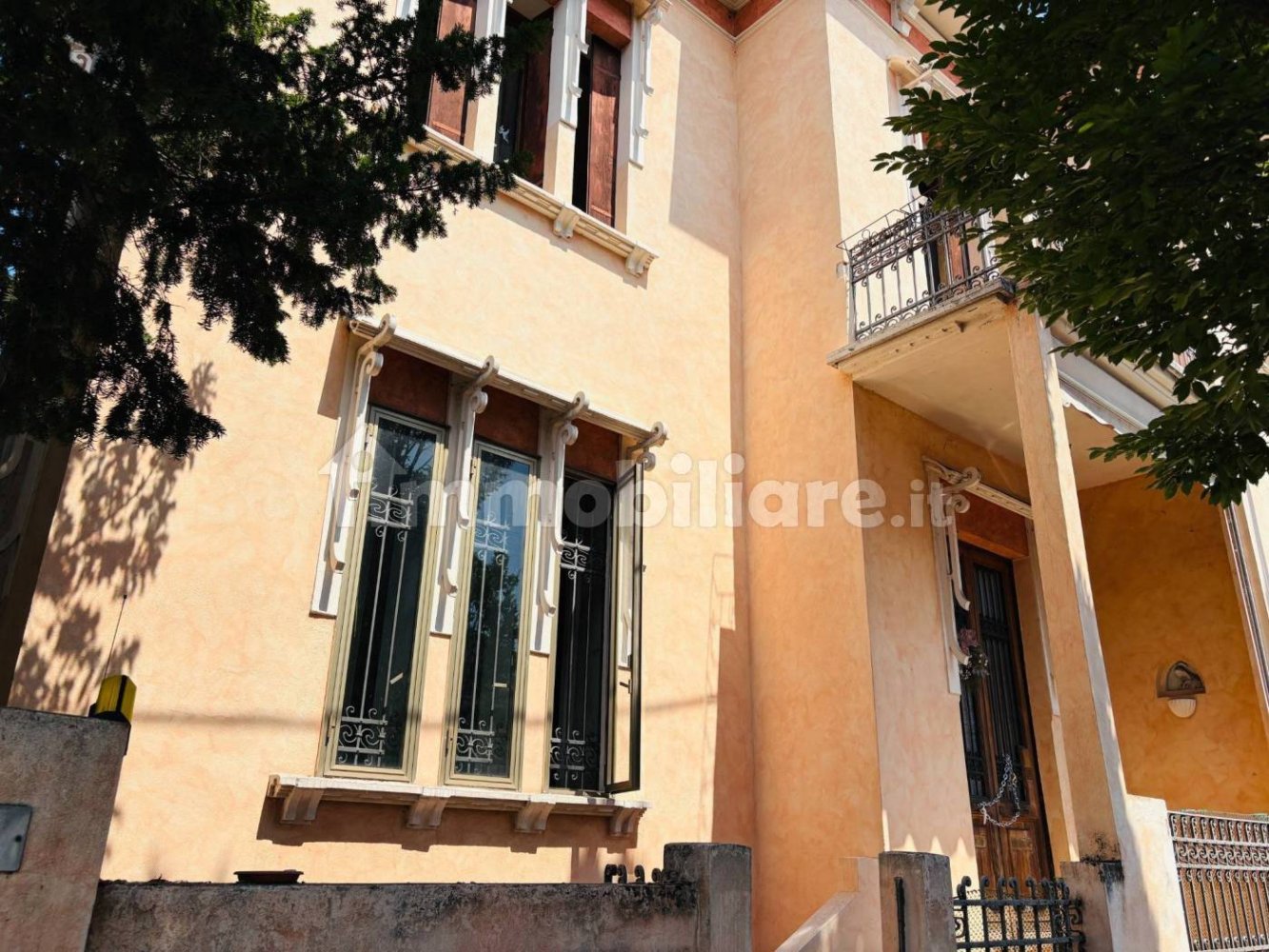 5 bedrooms Villa in Legnago, Italy No. 363941
