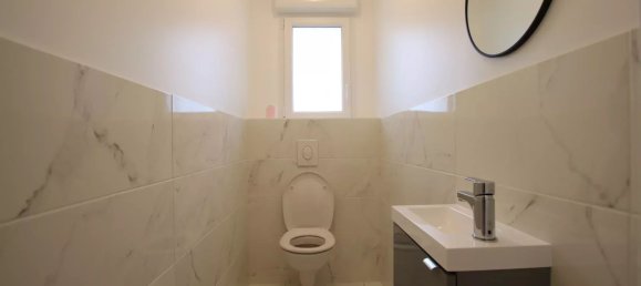 3 Schlafzimmer Haus in Darvoy, France, Nr. 47661 17