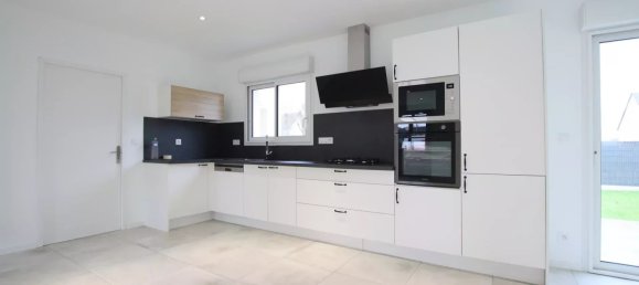 3 Schlafzimmer Haus in Darvoy, France, Nr. 47661 5