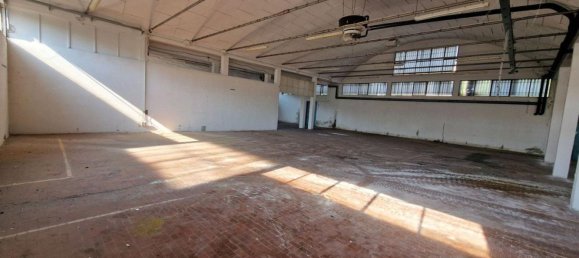 Entrepôt à Argelato, Italy 1099m² No. 375084 3