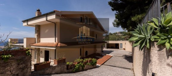 21-Zimmer Villa in Messina, Italy, Nr. 219496 10