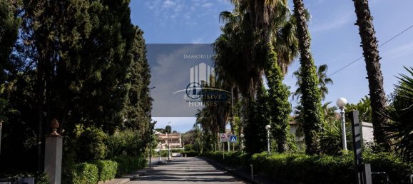 21-Zimmer Villa in Messina, Italy, Nr. 219496 2