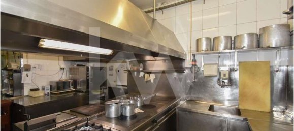 Gewerbliche Immobilie in Porto, Portugal 350m², Nr. 61817 10