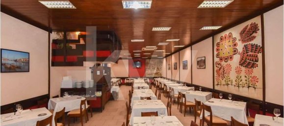 Gewerbliche Immobilie in Porto, Portugal 350m², Nr. 61817 2