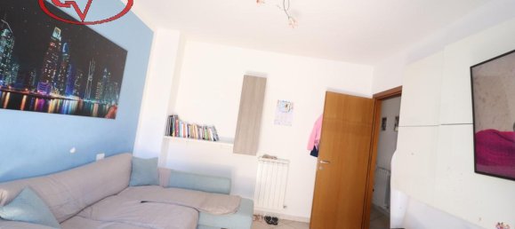 4-salle Appartement à Montevarchi, Italy No. 234962 25