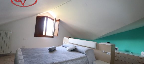 4-salle Appartement à Montevarchi, Italy No. 234962 12