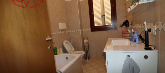 4-salle Appartement à Montevarchi, Italy No. 234962 24