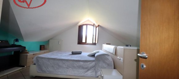 4-salle Appartement à Montevarchi, Italy No. 234962 15