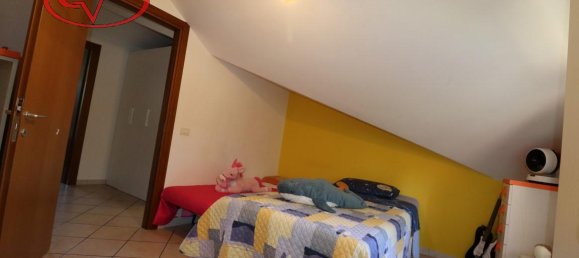 4-salle Appartement à Montevarchi, Italy No. 234962 17